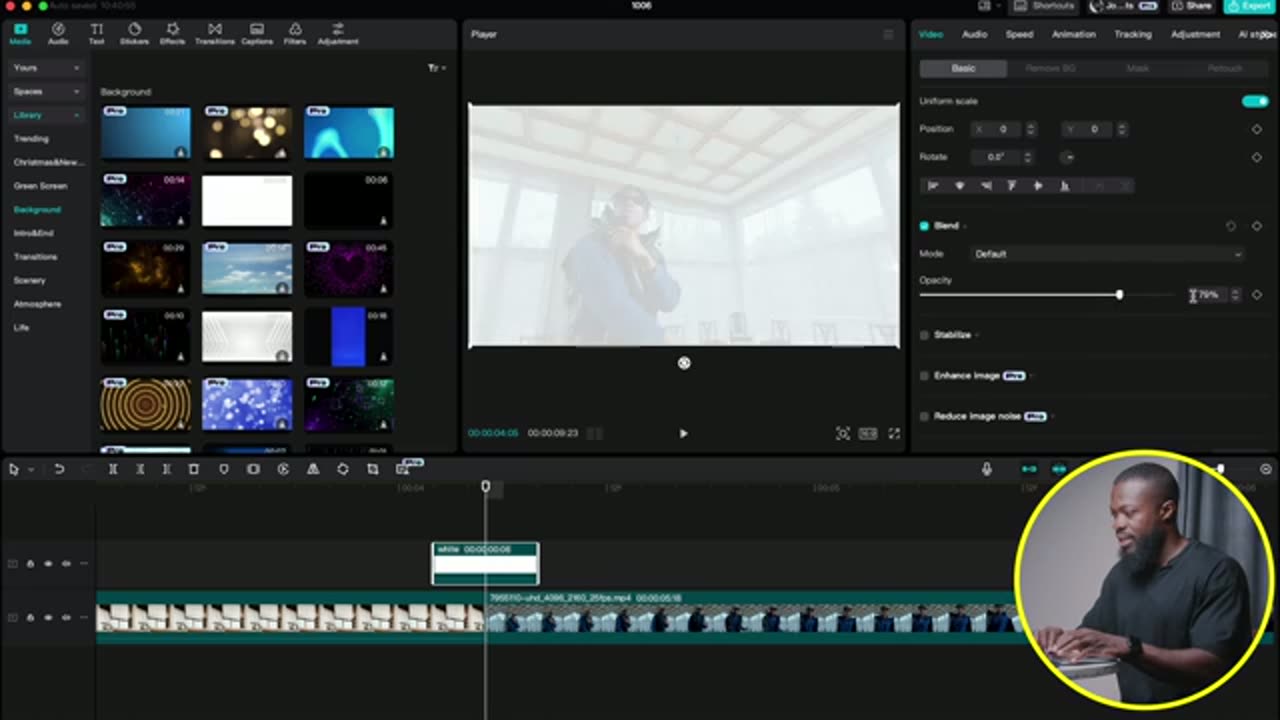 Keyframes de opacity no fundo branco: 0 → 80 → 0